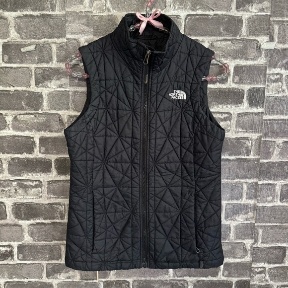The North Face puffer vest black pockets - Picture 1 of 10
